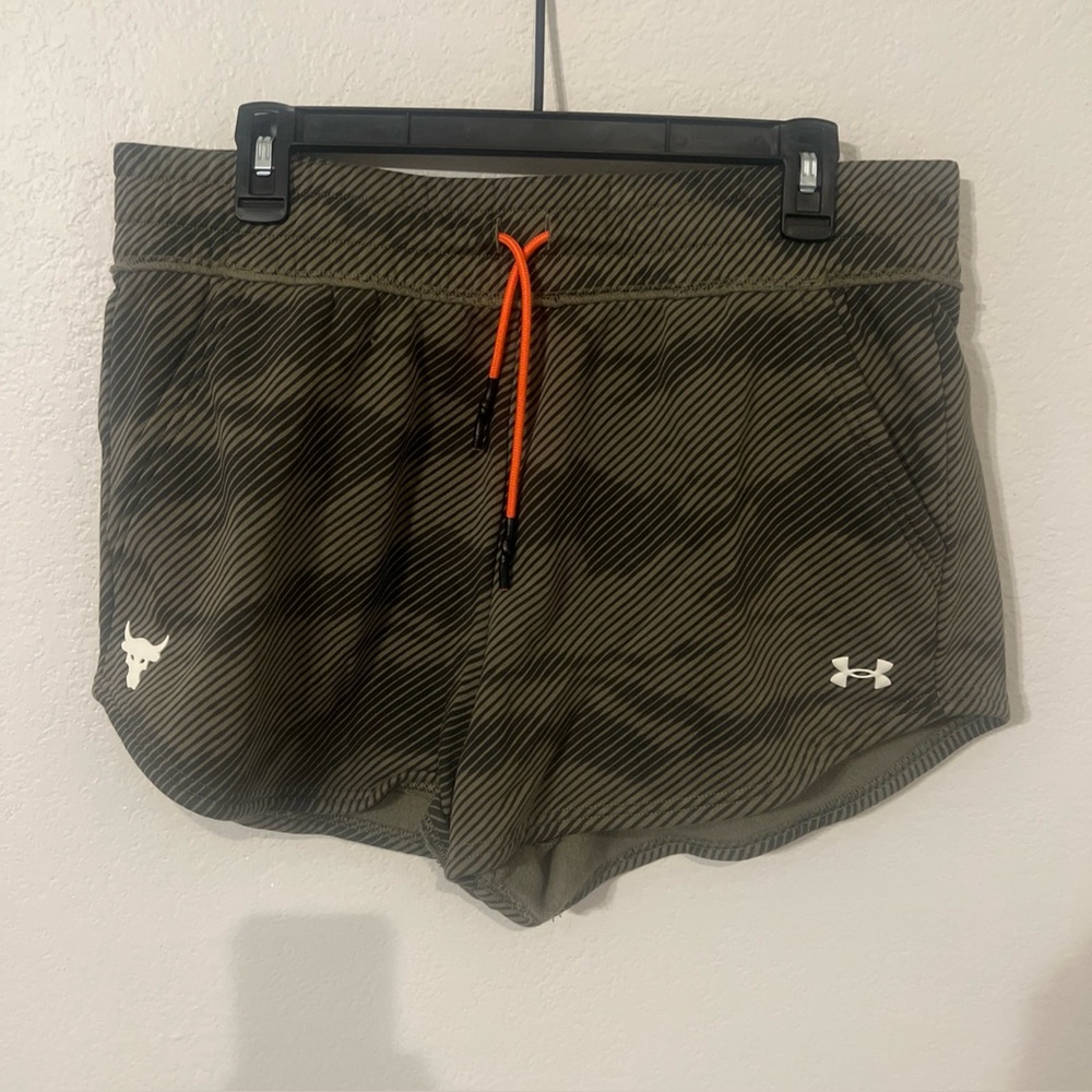 UNDER ARMOUR Olive Green Black Project Rock Fleece Printed Active Shorts Size L